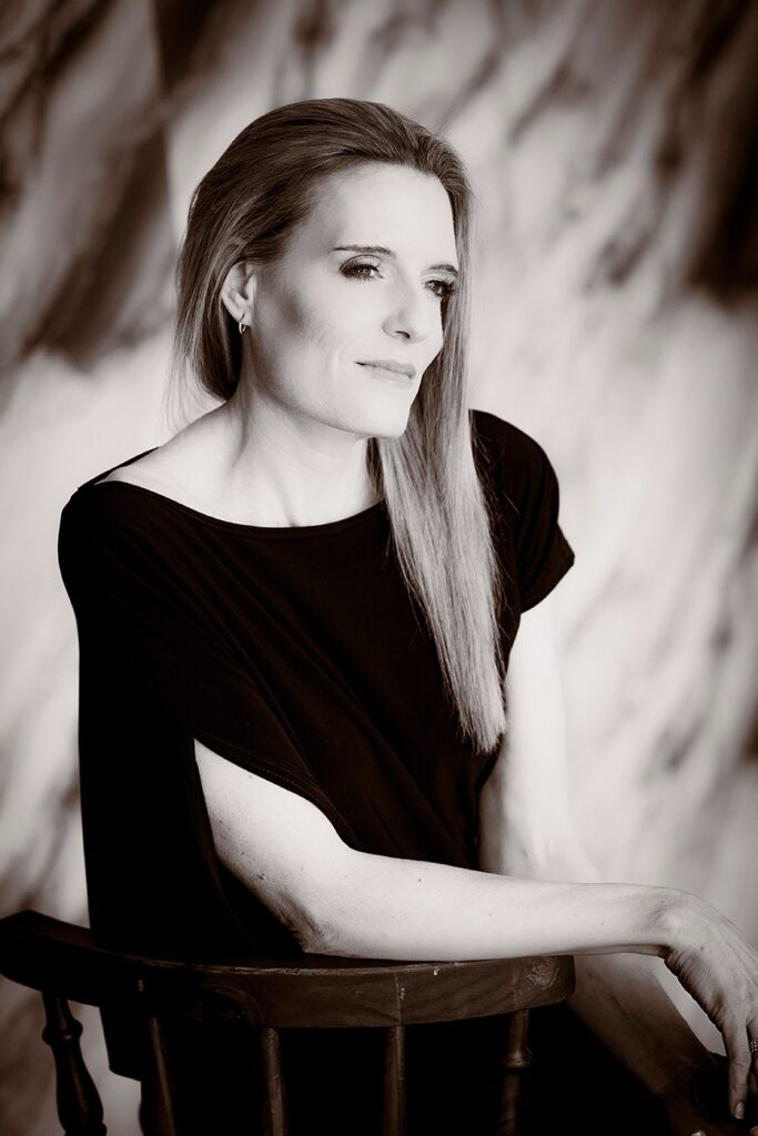 JuliaLamberti Singer - Songwriter